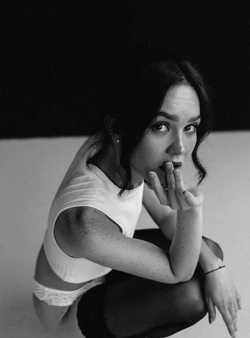 Алиночка привлекательная девушка из Усолье-сибирское цена от 8000 руб